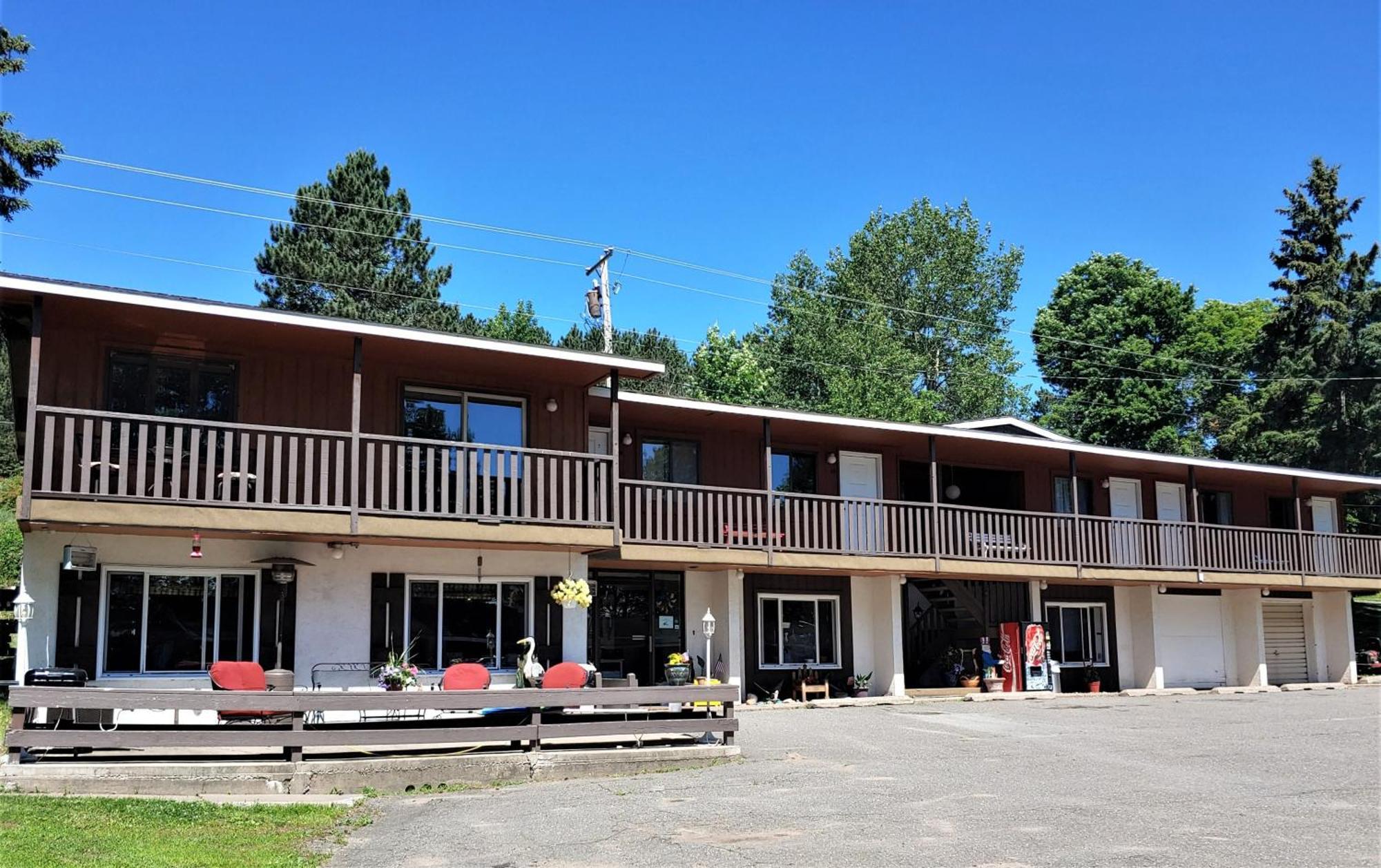 Lakeshore Motel Ice Lake Iron River ภายนอก รูปภาพ