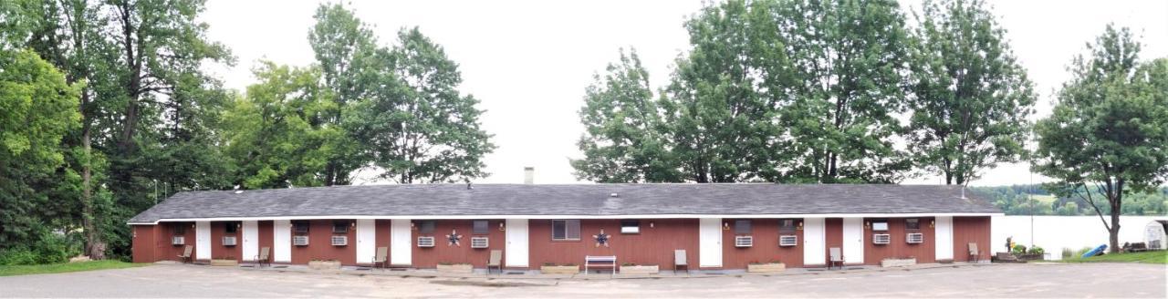 Lakeshore Motel Ice Lake Iron River ภายนอก รูปภาพ